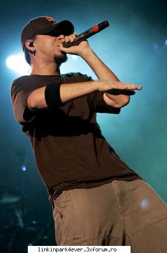 ziua lui mike este pe este din agoura,ca dar locuieste in la
mike este 2003)
mike sa dus in agoura
